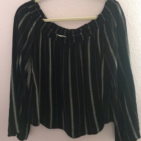 Off shoulder long sleeve grey and black - Picture 1 of 1